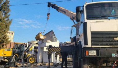 В Актау едва не обрушилась крыша магазина