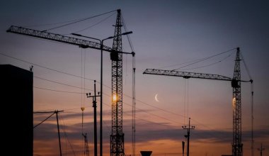 Строительство 33 жилых комплексов в Астане приостановили из-за нарушений