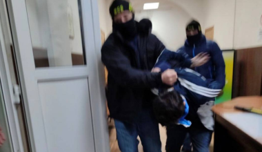 Суд арестовал обвиняемых в совершении теракта в России