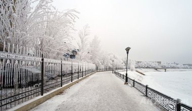 Почему в Атырау возник неприятный запах