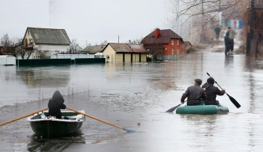 Акимы не оправдали ожидания народа: политолог о потопах в Казахстане