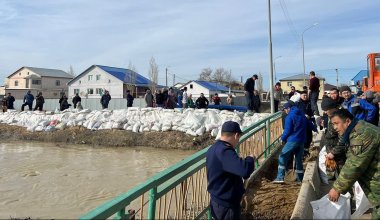 Товары на миллиард тенге: что разбронировали из Госматрезерва из-за ЧС