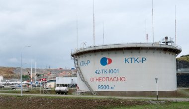 Отгрузка нефти на морском терминале КТК остановлена: что известно
