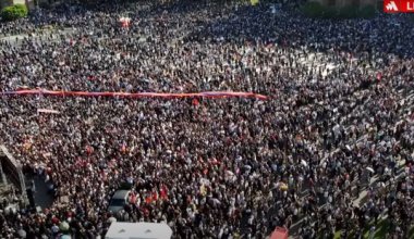 Митинг в Армении: КАМАЗ въехал в толпу протестующих