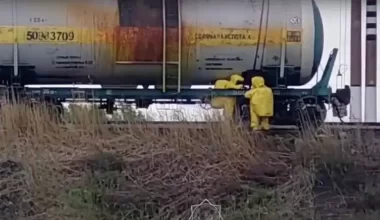 В Акмолинской области кислота разлилась на железной дороге