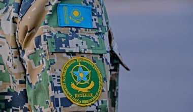 В Алматы грузовик Погранслужбы улетел с серпантина в обрыв