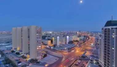 Почему в Актау возник неприятный запах