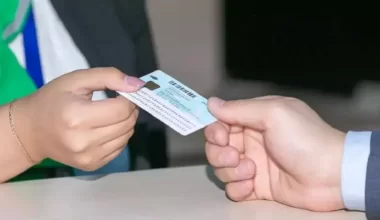 Новые удостоверения личности начали выдавать в Казахстане