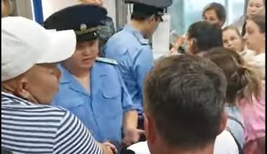 Почти на 30 часов задержали рейс из Караганды в Турцию