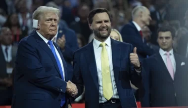 Напарник Трампа заявил, что американцы должны требовать отставки Байдена