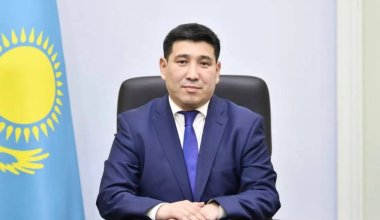 Должен был уйти ещё раньше: аким Уральска покинул пост
