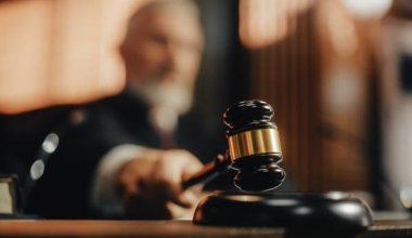 Иностранца депортируют из Казахстана за непристойное поведение