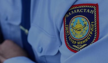 Требовал деньги у крестьян: казахстанского полицейского обвинили в мошенничестве