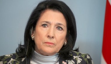 Президент Грузии бойкотировала первое заседание парламента