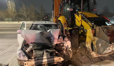 Три человека пострадали при ДТП в Семее, которое спровоцировал пьяный водитель погрузчика