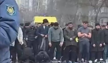 Молитва на дороге: более 30 человек наказали в Алматы