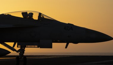"Серьёзный инцидент": США сбили собственный истребитель над Красным морем