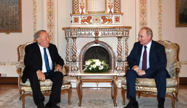 Назревает скандал "Казахгейт-2" - депутат Бапи о встрече Назарбаева и Путина