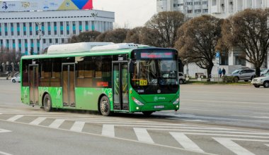 Ставят под угрозу жизнь граждан: водители автобусов в Алматы работали без выходных