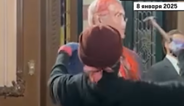В Мексике молотком разрушили восковую статую Нетаньяху