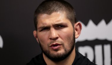 Хабиба Нурмагомедова сняли с рейса в США - он не смог ответить на вопрос стюардессы