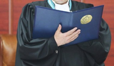 Двух судей уволили за грубые нарушения в Казахстане