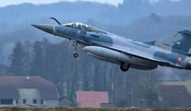 Украина получила от Франции первые истребители Mirage 2000