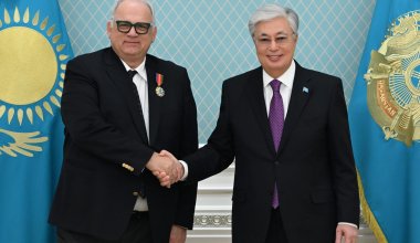 Токаев наградил орденом президента международной федерации борьбы Ненада Лаловича
