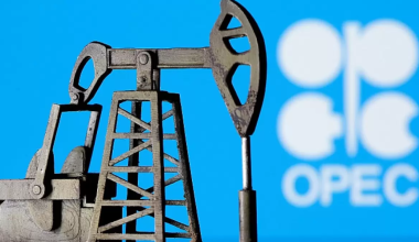 ОПЕК+ с 1 апреля начнет увеличивать добычу нефти