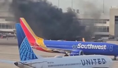 Самолет American Airlines загорелся в Денвере: на борту было почти 180 человек