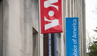 Впервые за 83 года: “Голос Америки” прекратил вещание после указа Трампа