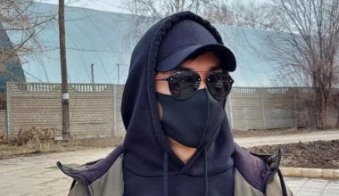«Человек в маске» подарил инвалиду жильё, оплатил лечение и поездку