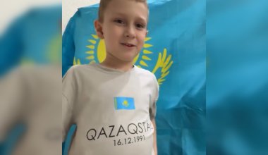 "Это мой флаг": поступок мальчика тронул казахстанцев