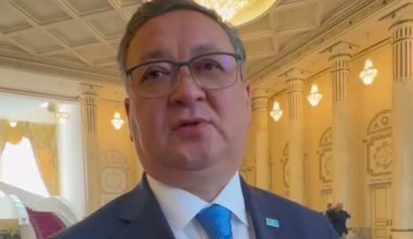«Вы такие красивые, что я уже теряюсь»: как глава МИД уклонился от вопросов в Акорде