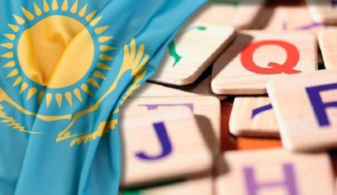"Все казахи говорят на русском": казашка из Ирана расплакалась на исторической родине