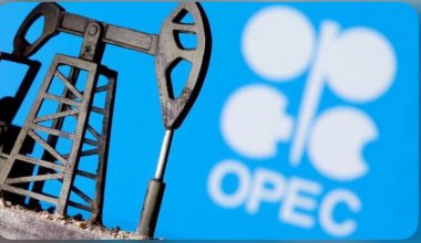 ОПЕК+ вновь наращивает добычу нефти — третий месяц подряд