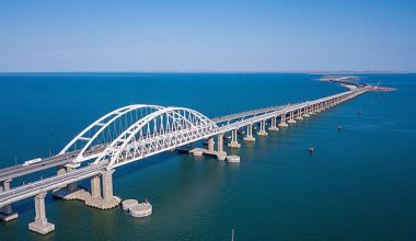 На опорах Крымского моста произведен взрыв, заявили в службе безопасности Украины