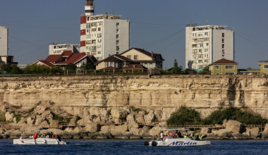 В Актау нашли источник химического смрада — вонь дошла до пригородов
