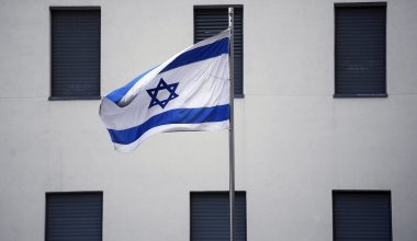 Израиль закрывает все свои посольства в мире