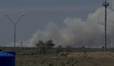 Камыш загорелся на территории заповедника: жители Атырау жалуются на нехватку воздуха