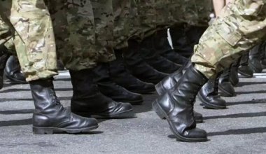 За незаконный призыв оштрафовали военкома в Казахстане