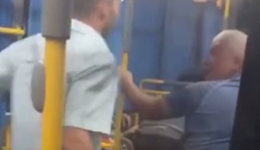 Пенсионера избили в автобусе в Алматы