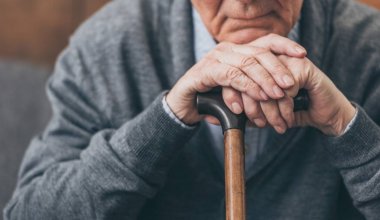 93-летний павлодарец отдал миллионы тенге воспитанникам коррекционного центра
