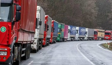 Россия признала вину за длинные очереди на границе с Казахстаном