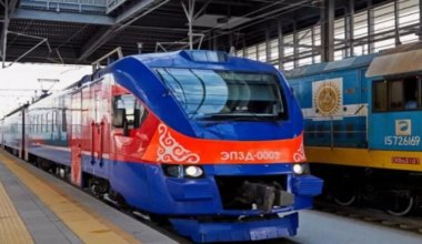 Подростка ударило током на крыше вагона в Алматы