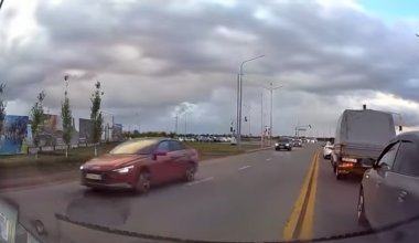 Мужчина душил ремнем водителя такси в Астане