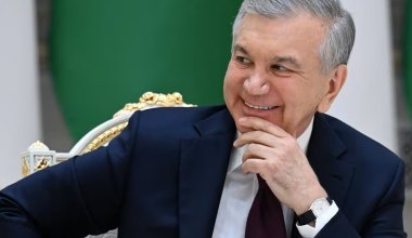 «Вы живёте ради своей страны» — Саида Мирзиёева поздравила отца