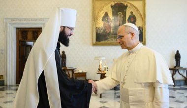 Папа римский встретился с делегацией лояльной Кремлю РПЦ