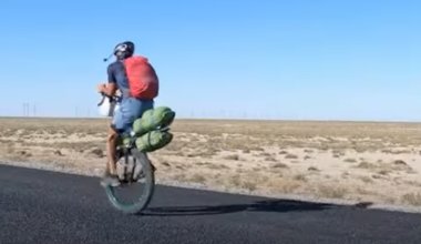 Необычный путешественник признался в любви к Казахстану