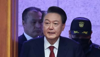 Экс-президент Южной Кореи лег на пол в камере и отказался идти на допрос